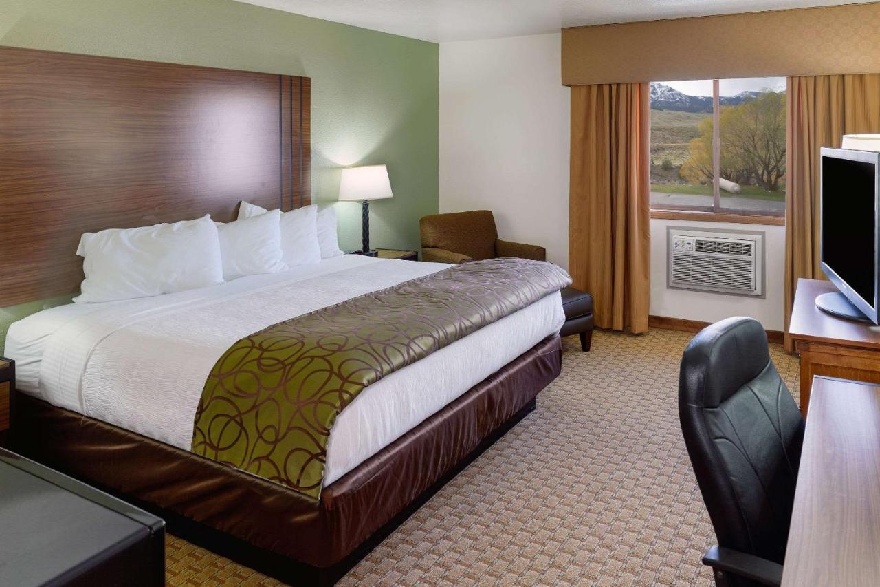 The Ridgeline Hotel At Yellowstone, Ascend Hotel Collection Gardiner Dış mekan fotoğraf