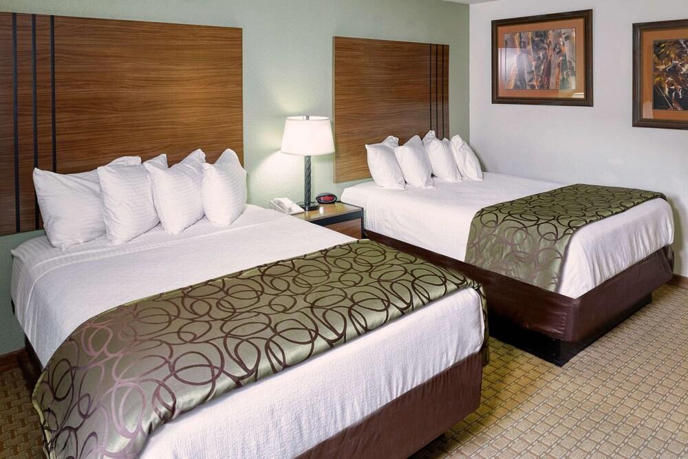 The Ridgeline Hotel At Yellowstone, Ascend Hotel Collection Gardiner Dış mekan fotoğraf