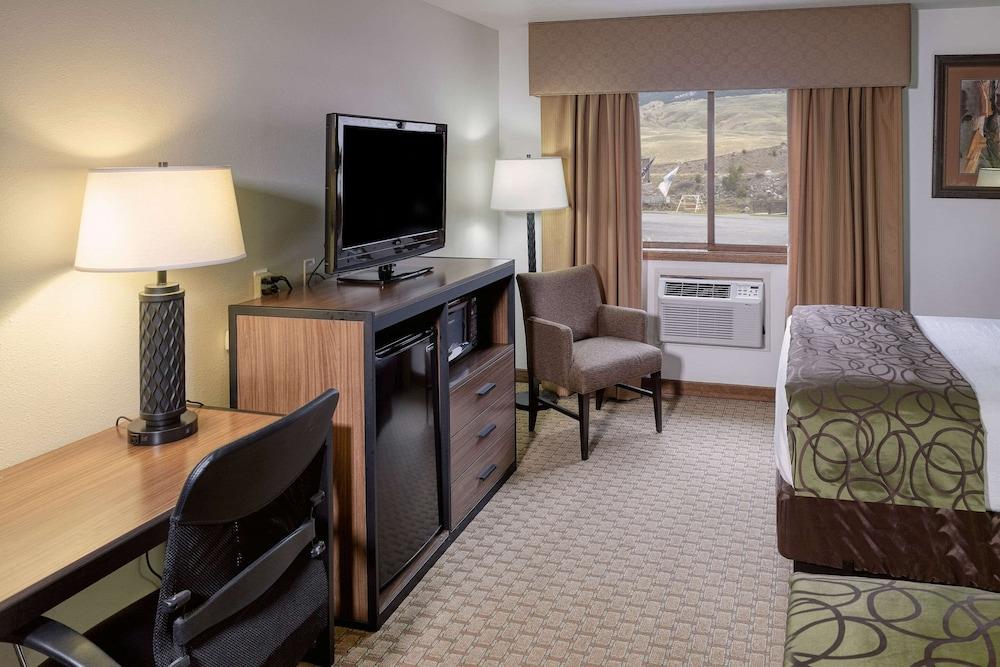The Ridgeline Hotel At Yellowstone, Ascend Hotel Collection Gardiner Dış mekan fotoğraf
