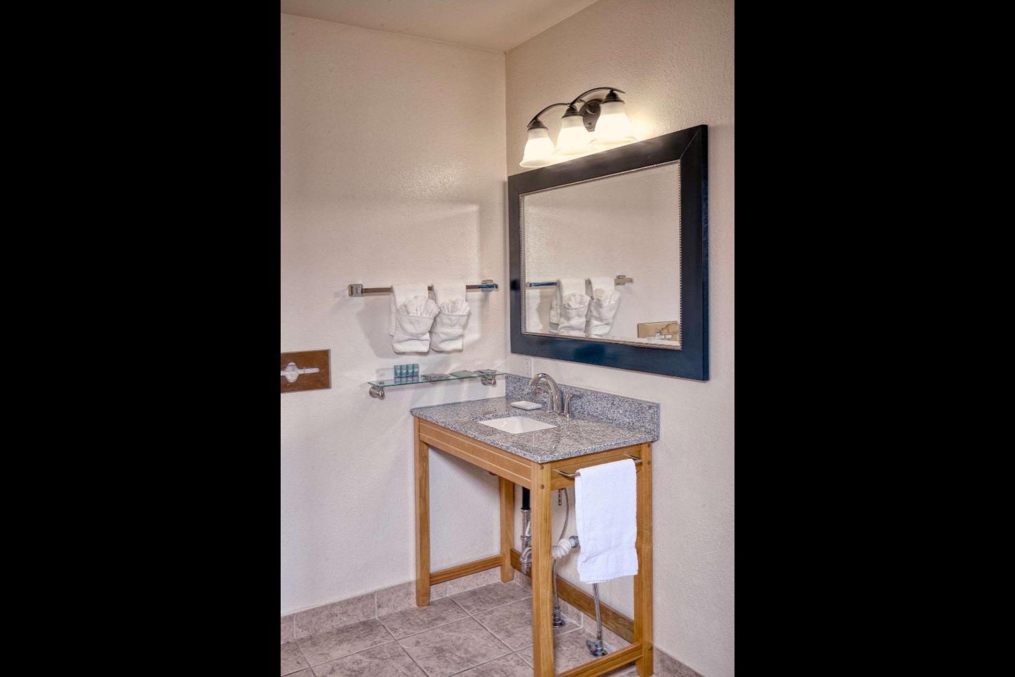 The Ridgeline Hotel At Yellowstone, Ascend Hotel Collection Gardiner Dış mekan fotoğraf