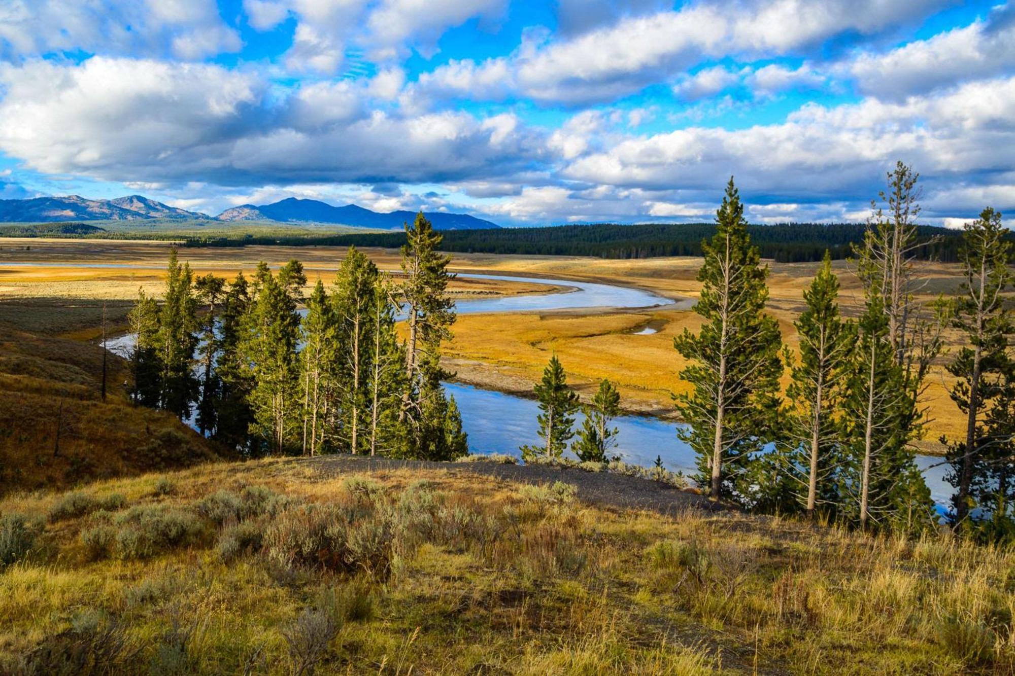 The Ridgeline Hotel At Yellowstone, Ascend Hotel Collection Gardiner Dış mekan fotoğraf