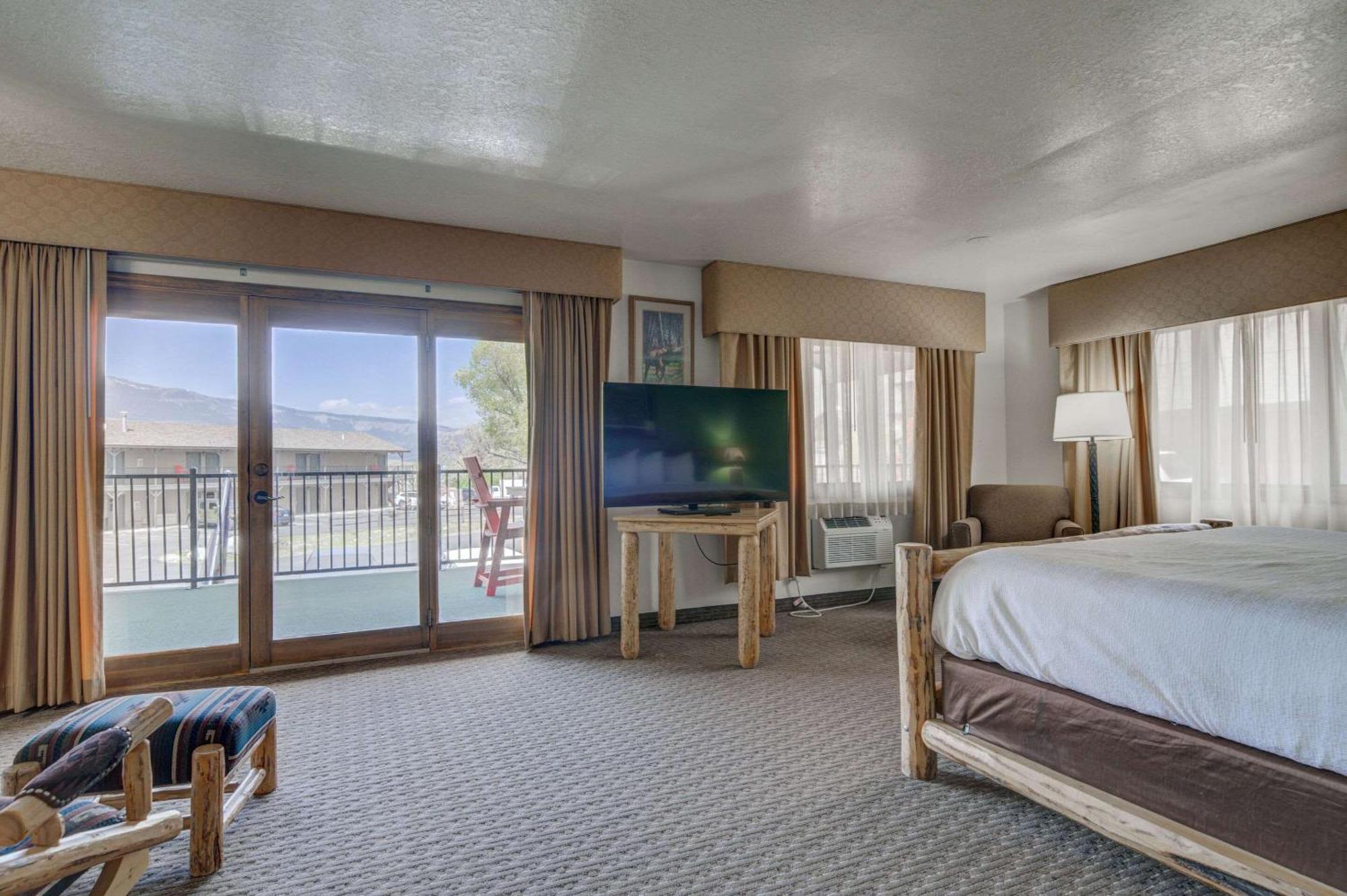The Ridgeline Hotel At Yellowstone, Ascend Hotel Collection Gardiner Dış mekan fotoğraf