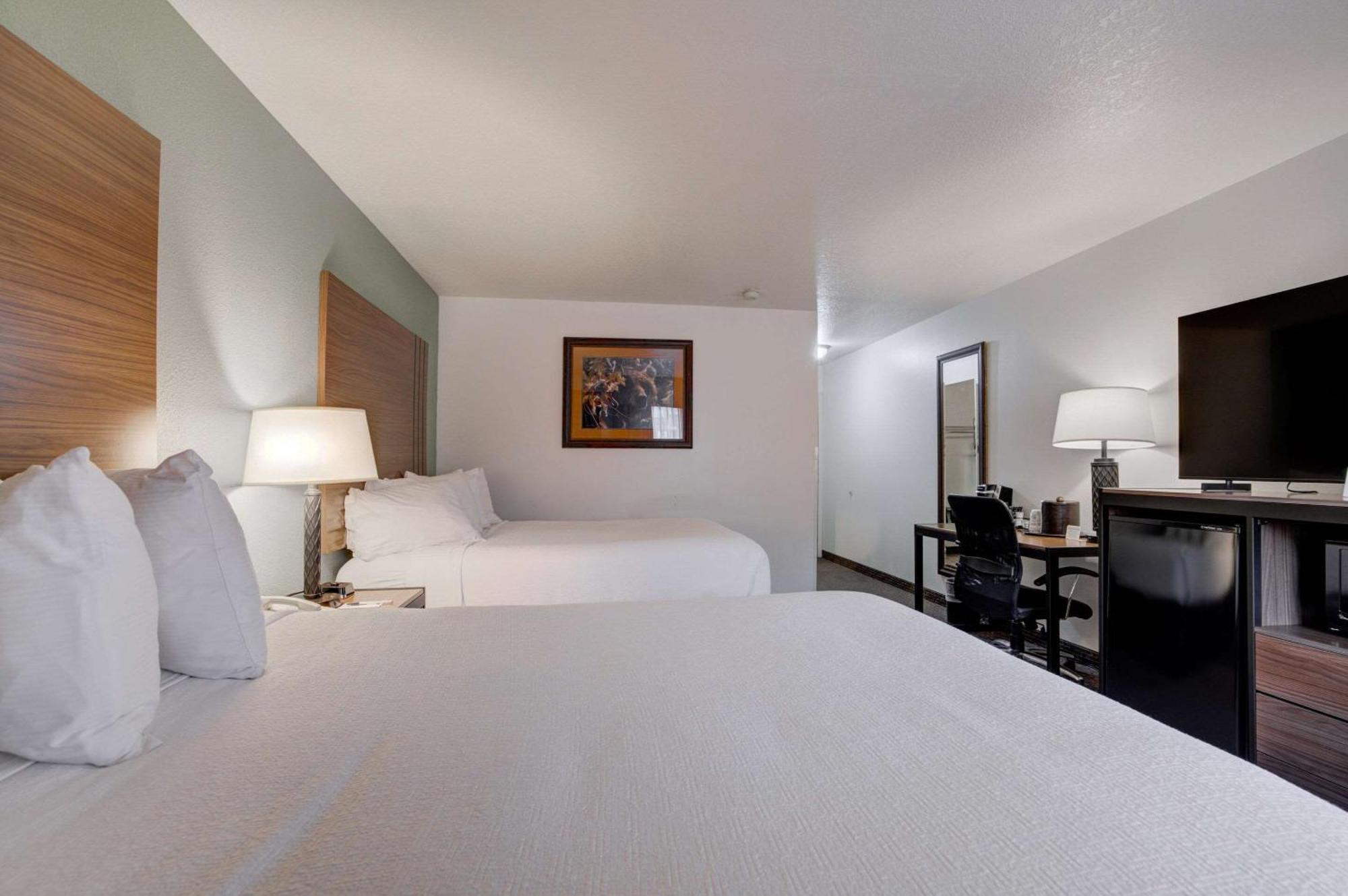 The Ridgeline Hotel At Yellowstone, Ascend Hotel Collection Gardiner Dış mekan fotoğraf