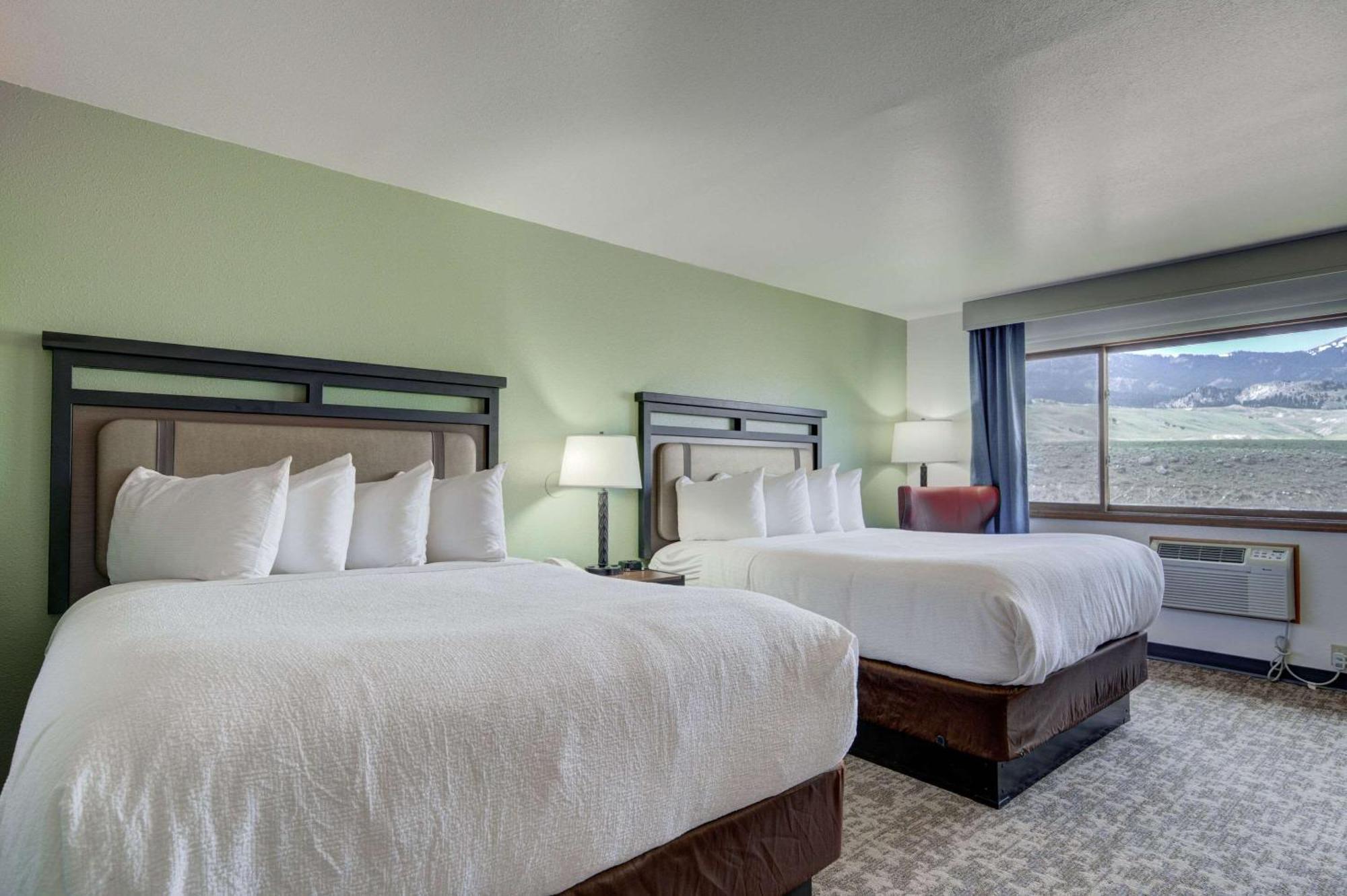 The Ridgeline Hotel At Yellowstone, Ascend Hotel Collection Gardiner Dış mekan fotoğraf