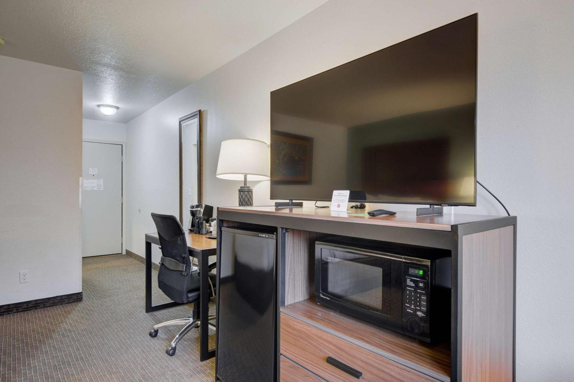 The Ridgeline Hotel At Yellowstone, Ascend Hotel Collection Gardiner Dış mekan fotoğraf