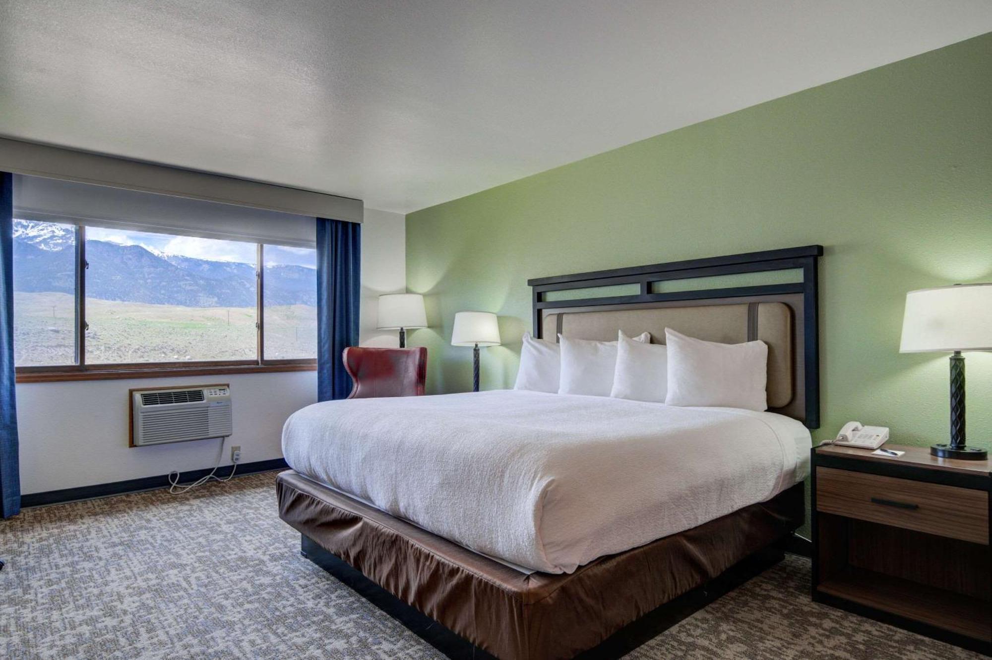 The Ridgeline Hotel At Yellowstone, Ascend Hotel Collection Gardiner Dış mekan fotoğraf