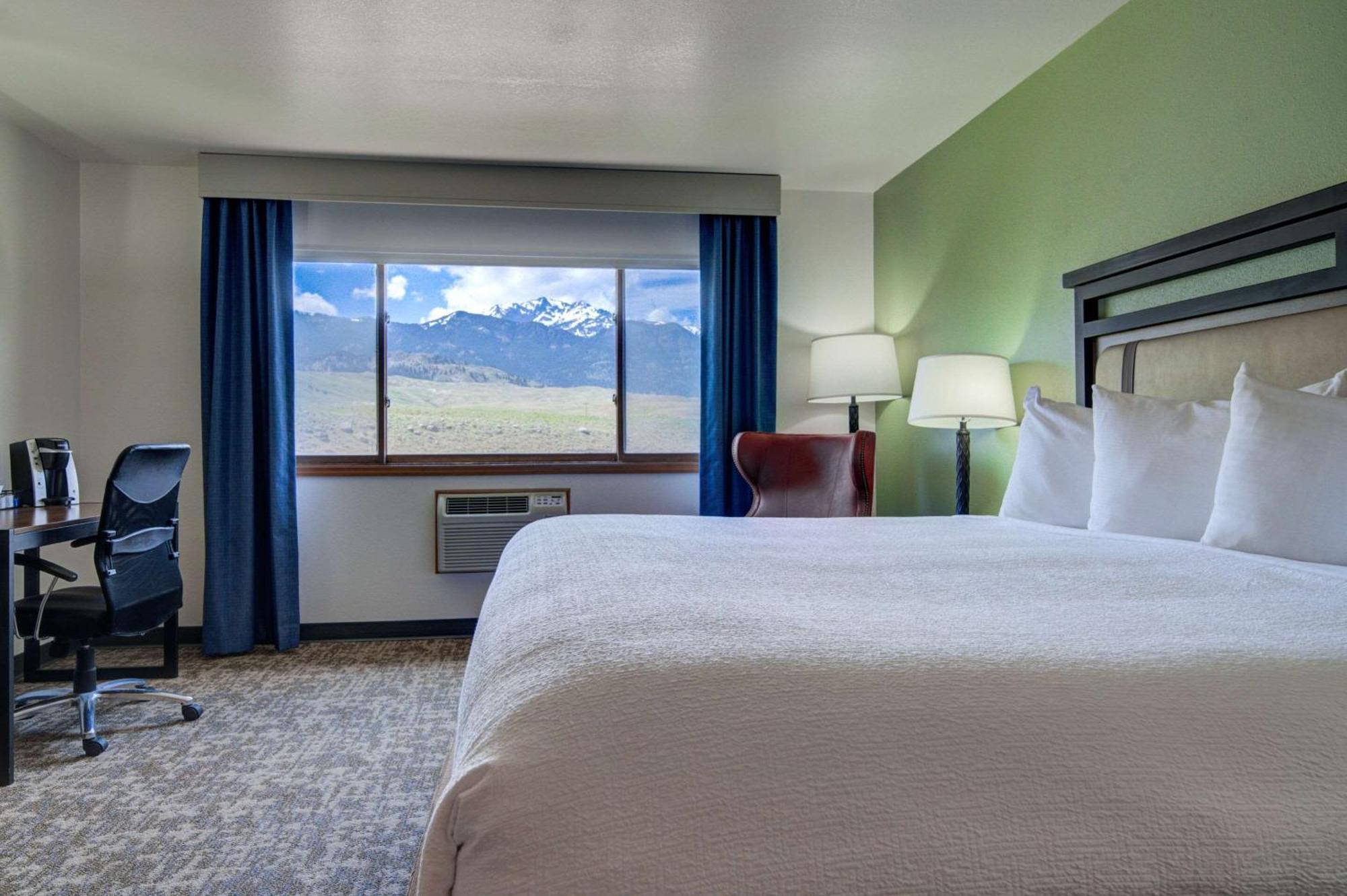 The Ridgeline Hotel At Yellowstone, Ascend Hotel Collection Gardiner Dış mekan fotoğraf