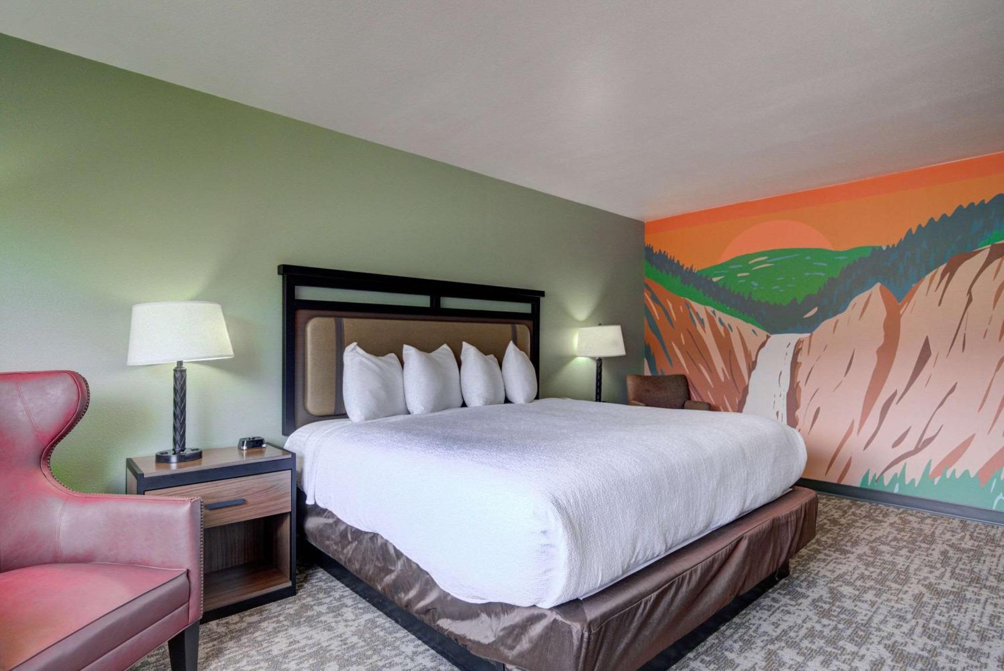 The Ridgeline Hotel At Yellowstone, Ascend Hotel Collection Gardiner Dış mekan fotoğraf